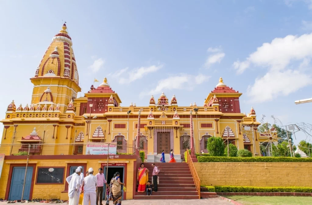  Birla Mandir is dedicated to Lakshmi Narayan situated at highest point of Bhopal and provides the panoramic view of city. It has a museum of rich collection of sculptures.